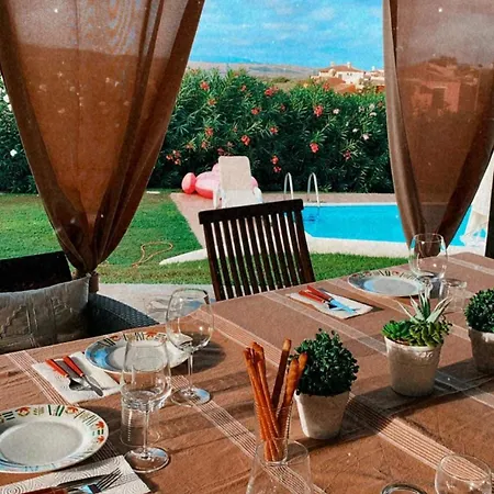 Holiday home Deborah Punta de su Torrione